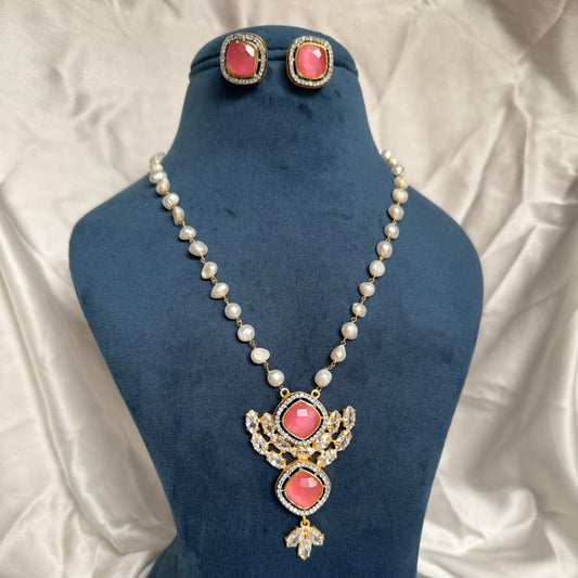 Rosy Flutter Pearl Pendant