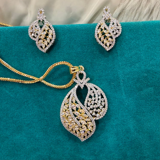 Leafy Petal Pendant Set