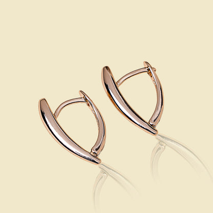 Minimalist Curved Hoop Earrings