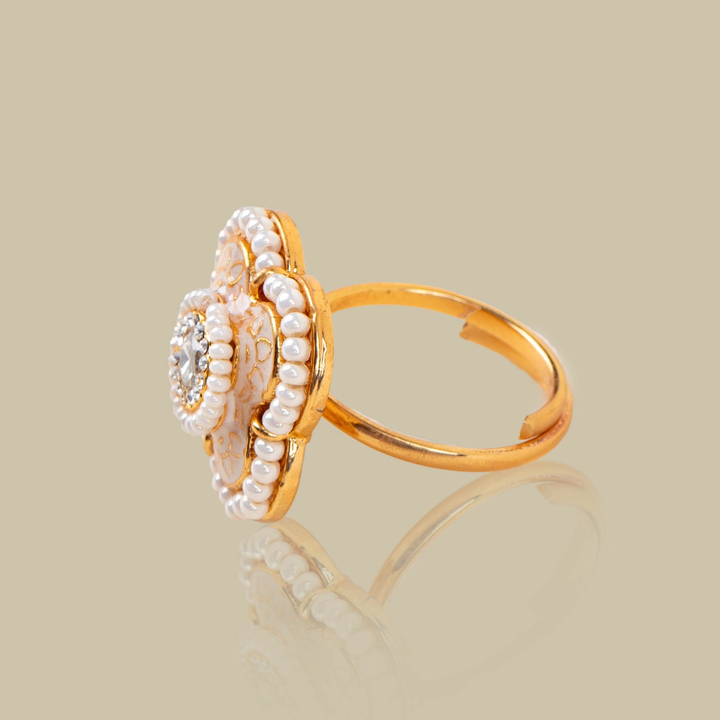 Clover Charm Kundan Ring