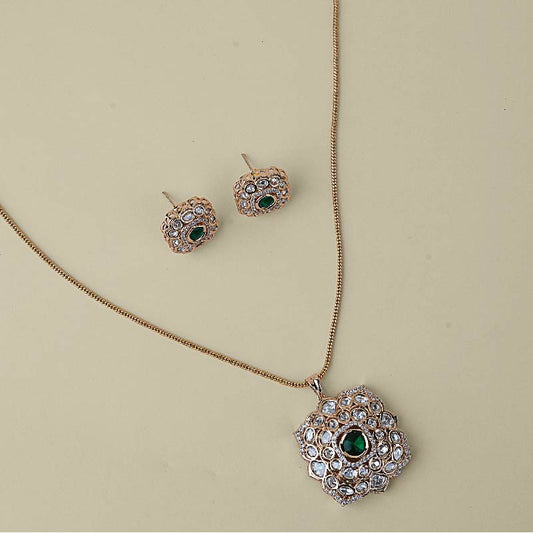 Regal Bloom Kundan Pendant