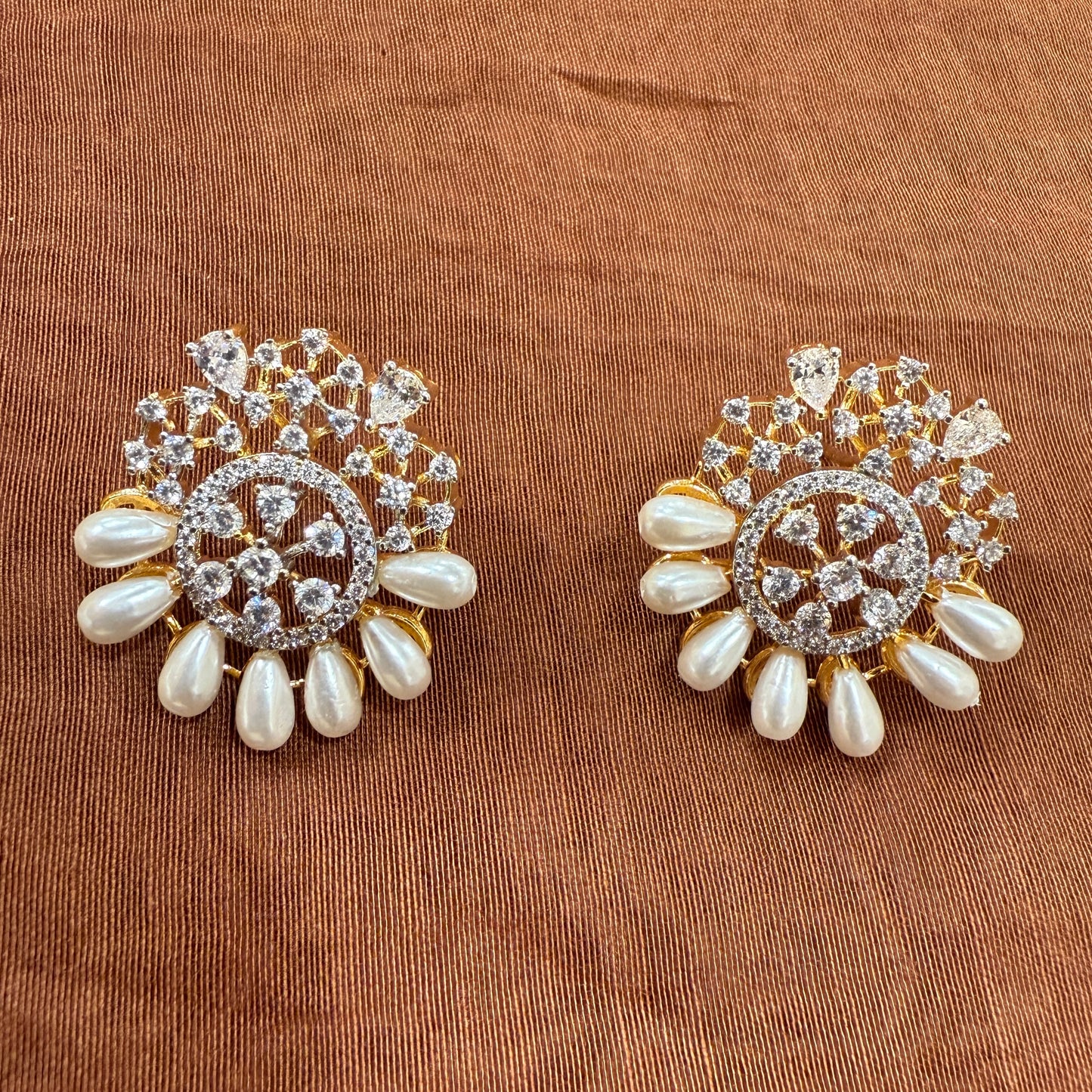 Tejasvi Pendant Set