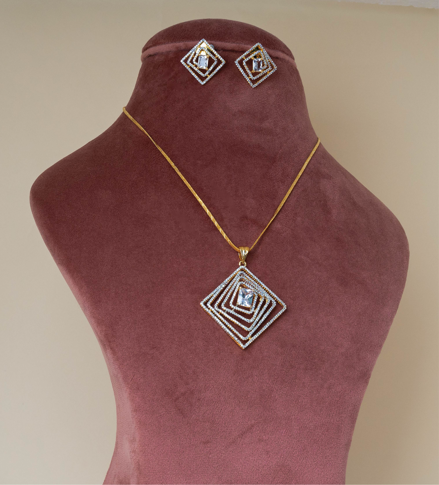 Square orbit pendant set