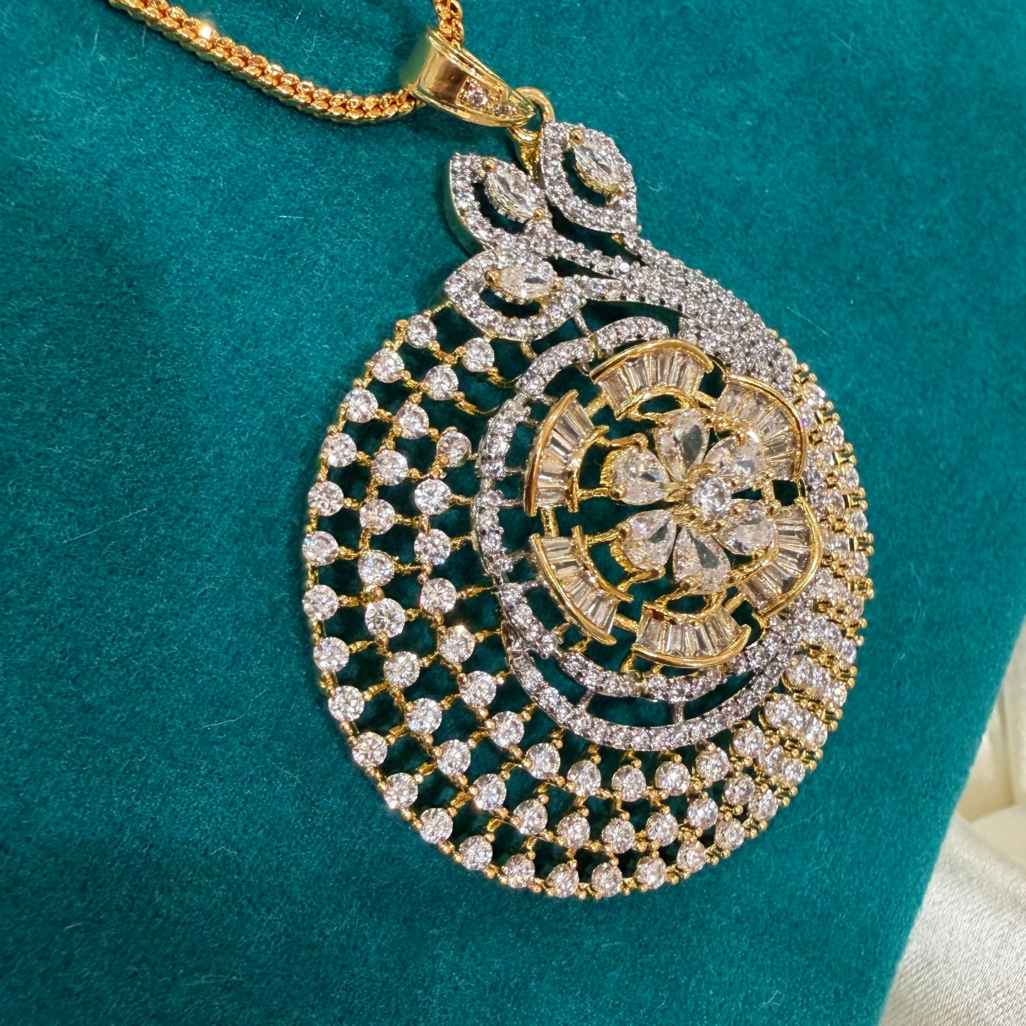 Ira Floral Pendant Set