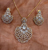 Royal Plumage Pendant Set