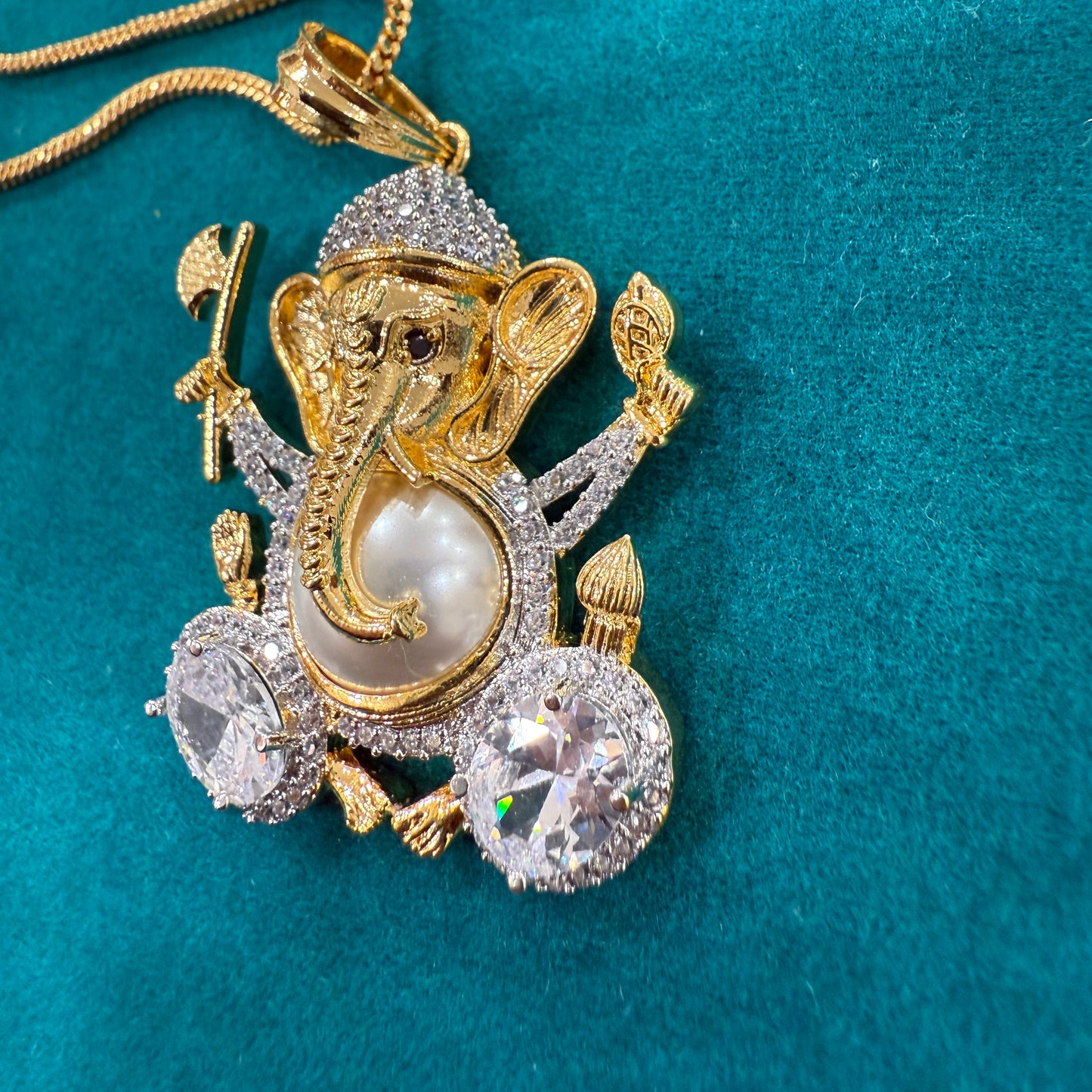 Ganpati Ji Pendant Set