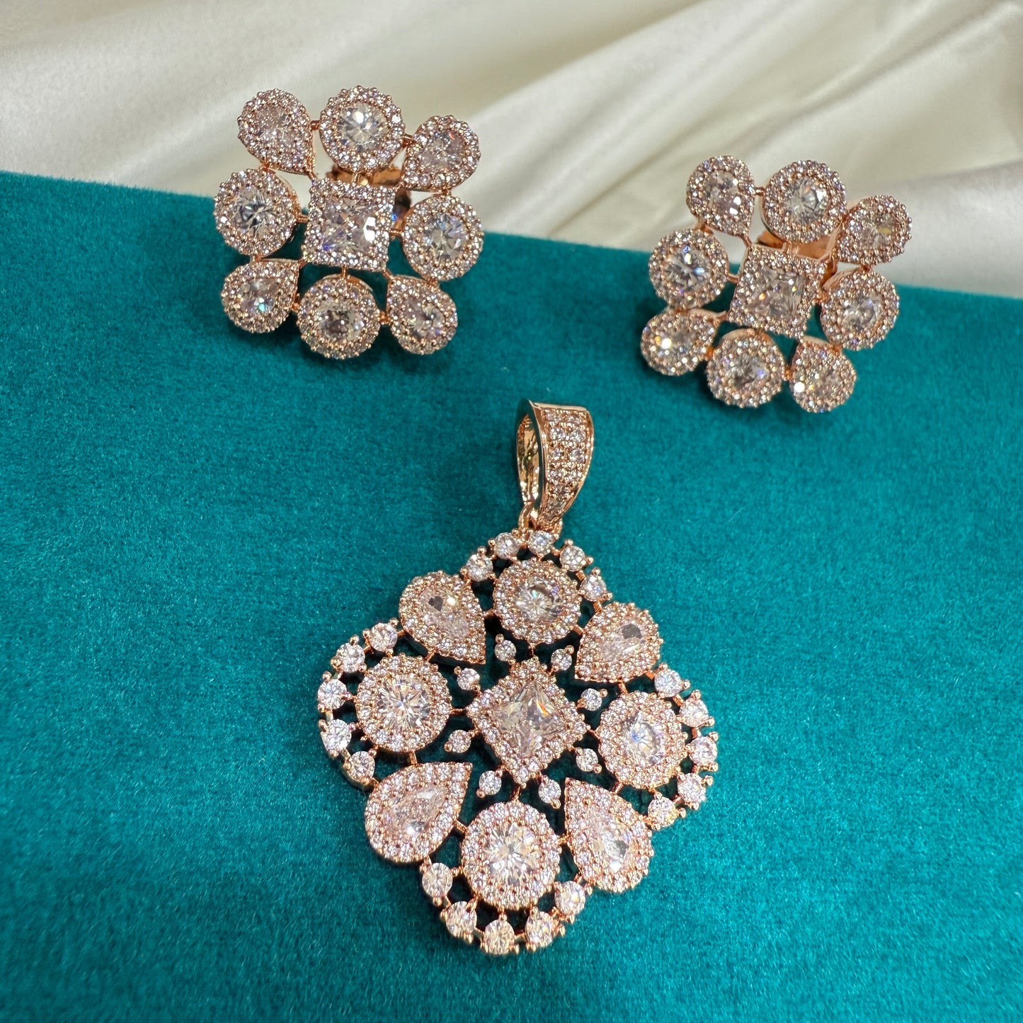 Classic Grace American Diamond Pendant set