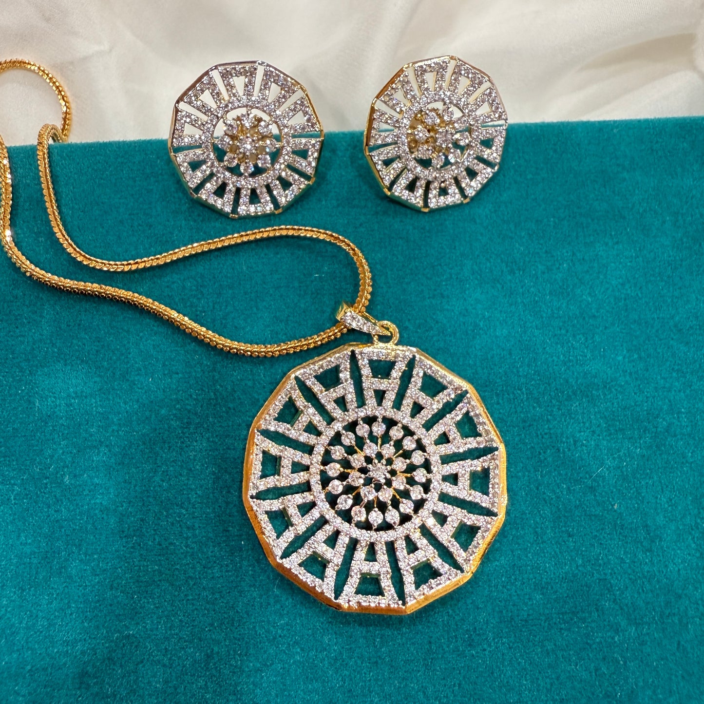 Astra Nova Pendant Set