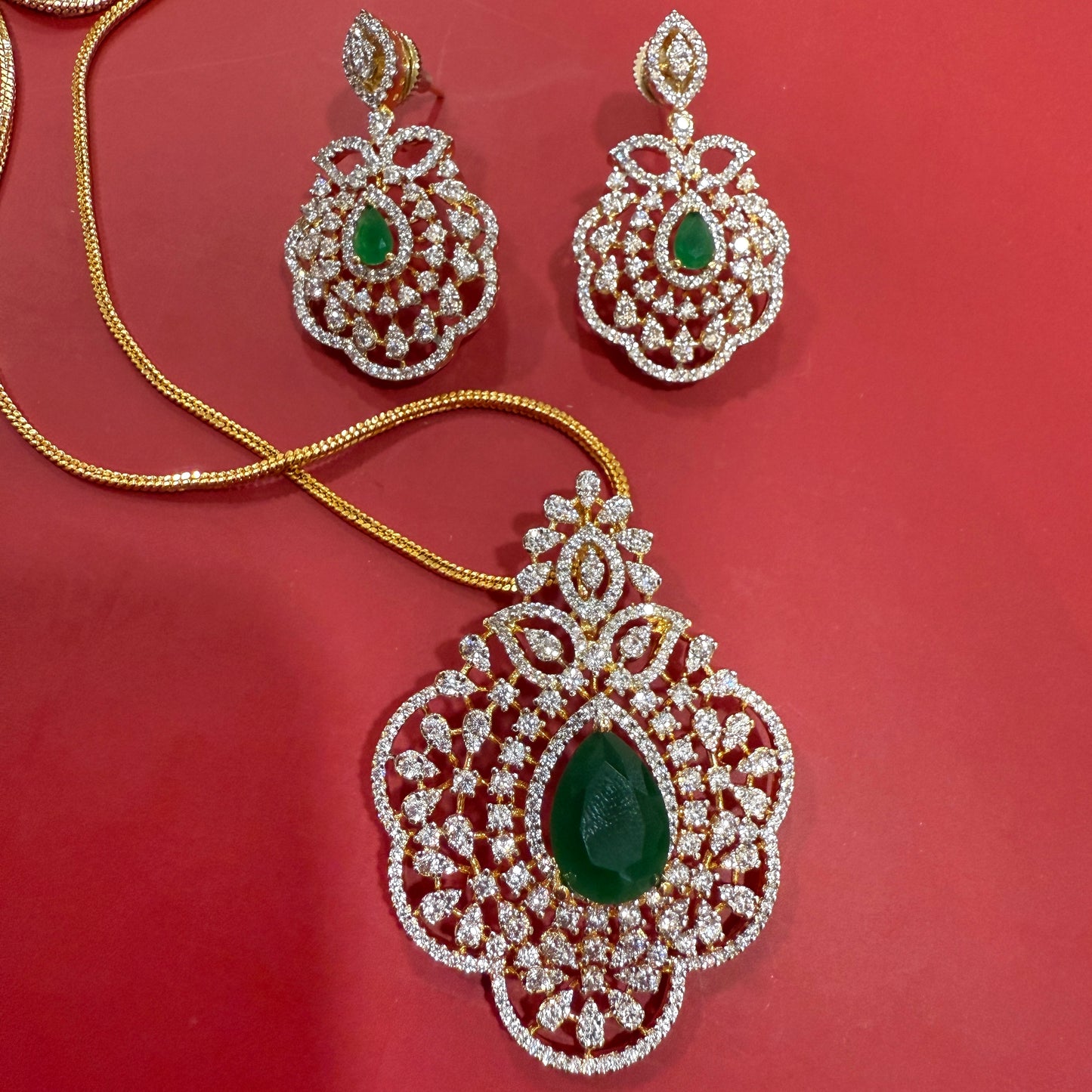 Floral Emerald Pendant Set