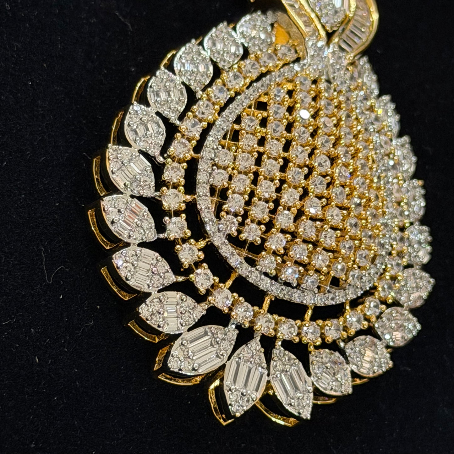 Mahira Pendant Set