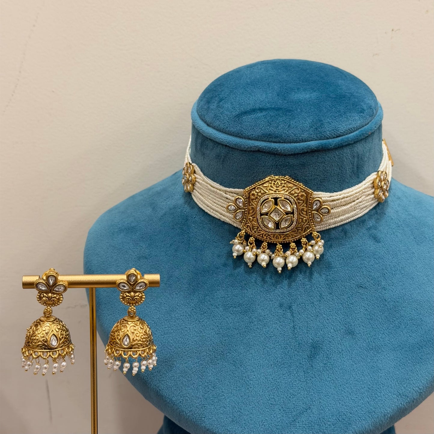 Pearl Lustre Kundan Choker Set