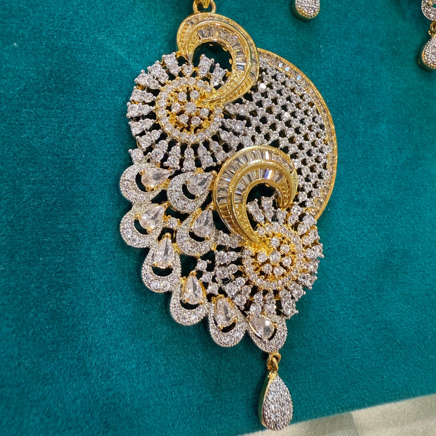 Royal Elegance Pendant Set