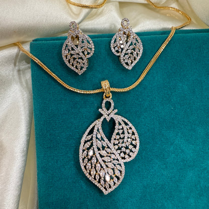 Leafy Petal Pendant Set