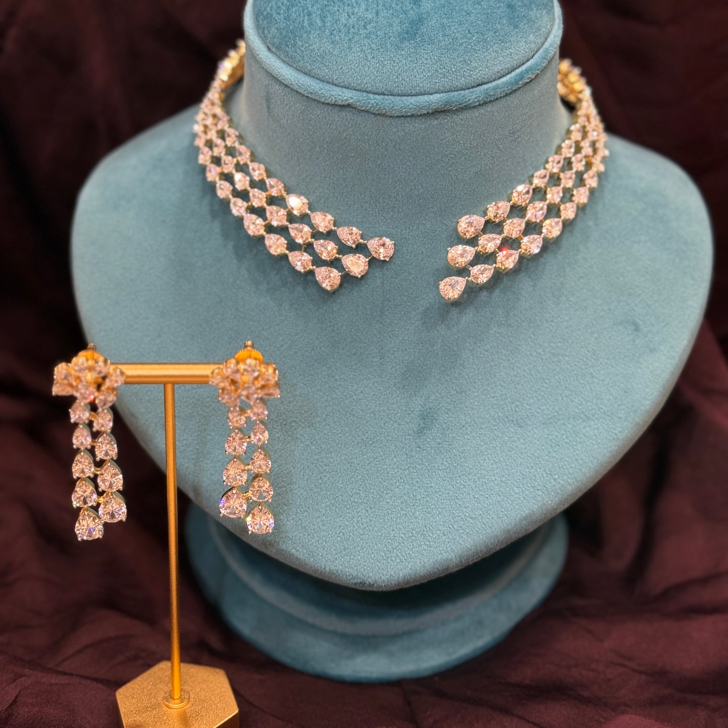 Crown Hasli Necklace Set