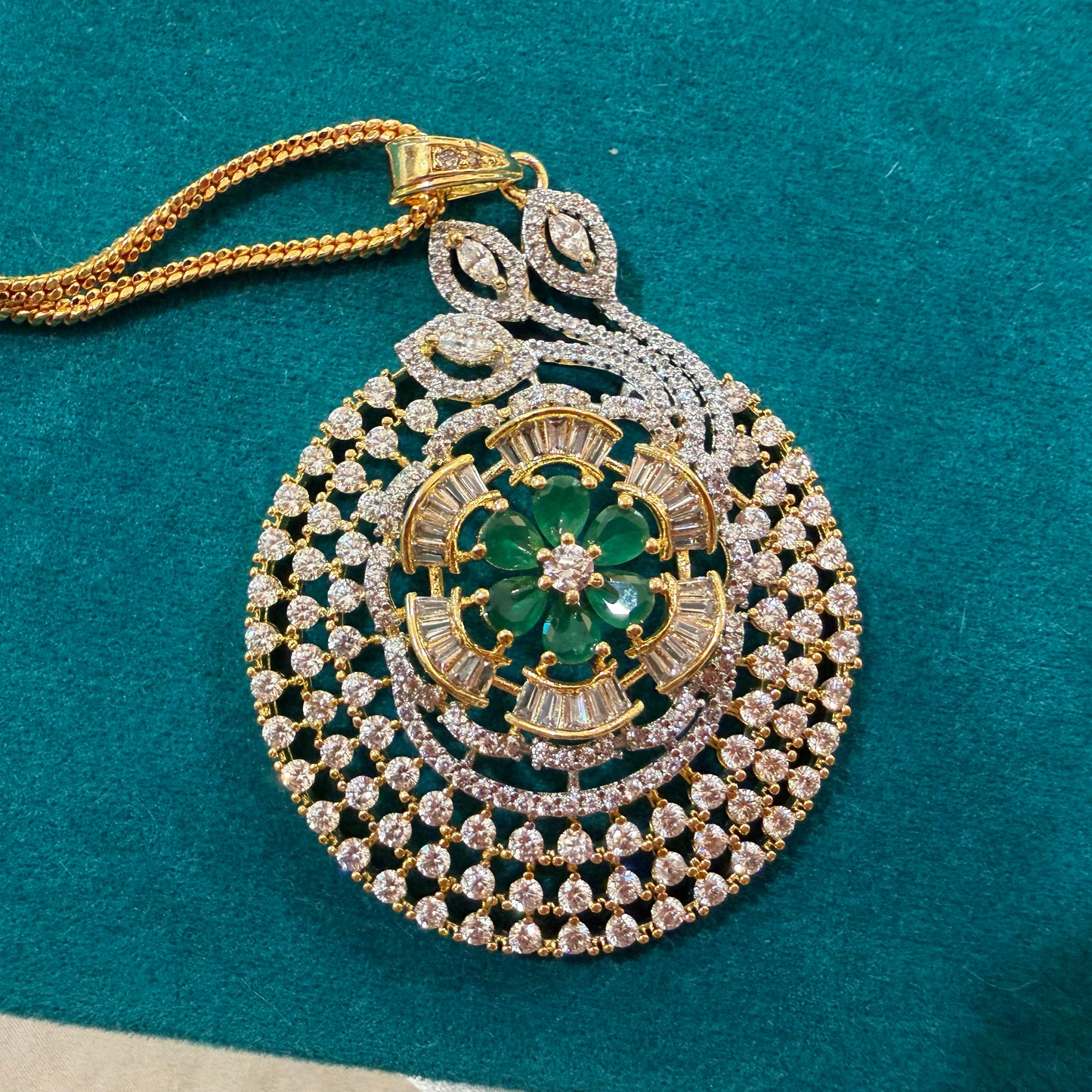 Ira Floral Pendant Set