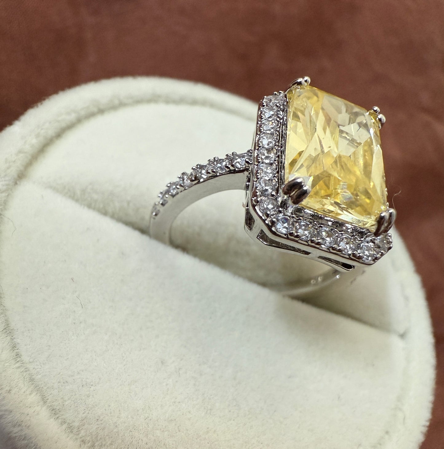 Yellow Crystal Ajustable Ring