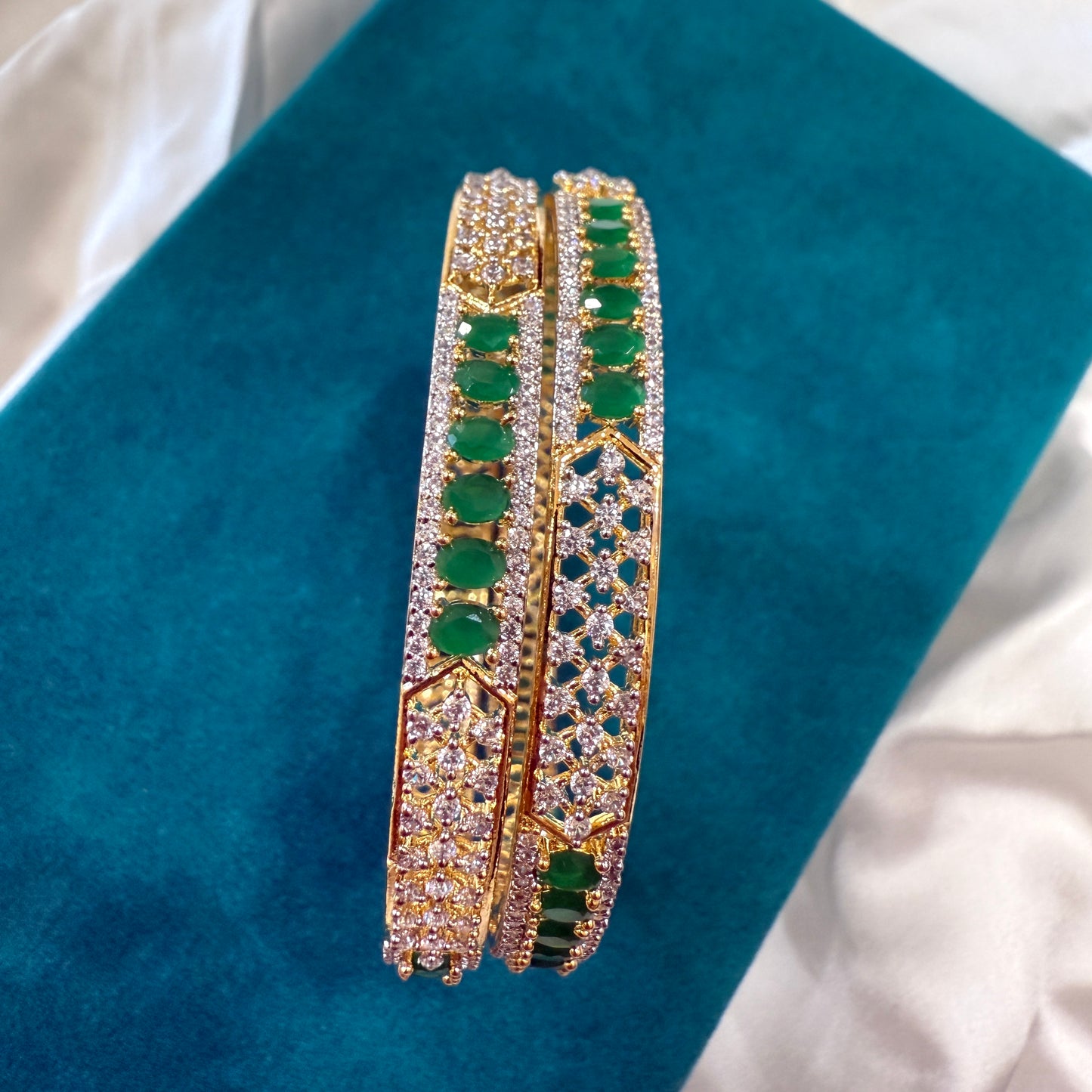 Aariya Emerald Bangle Set
