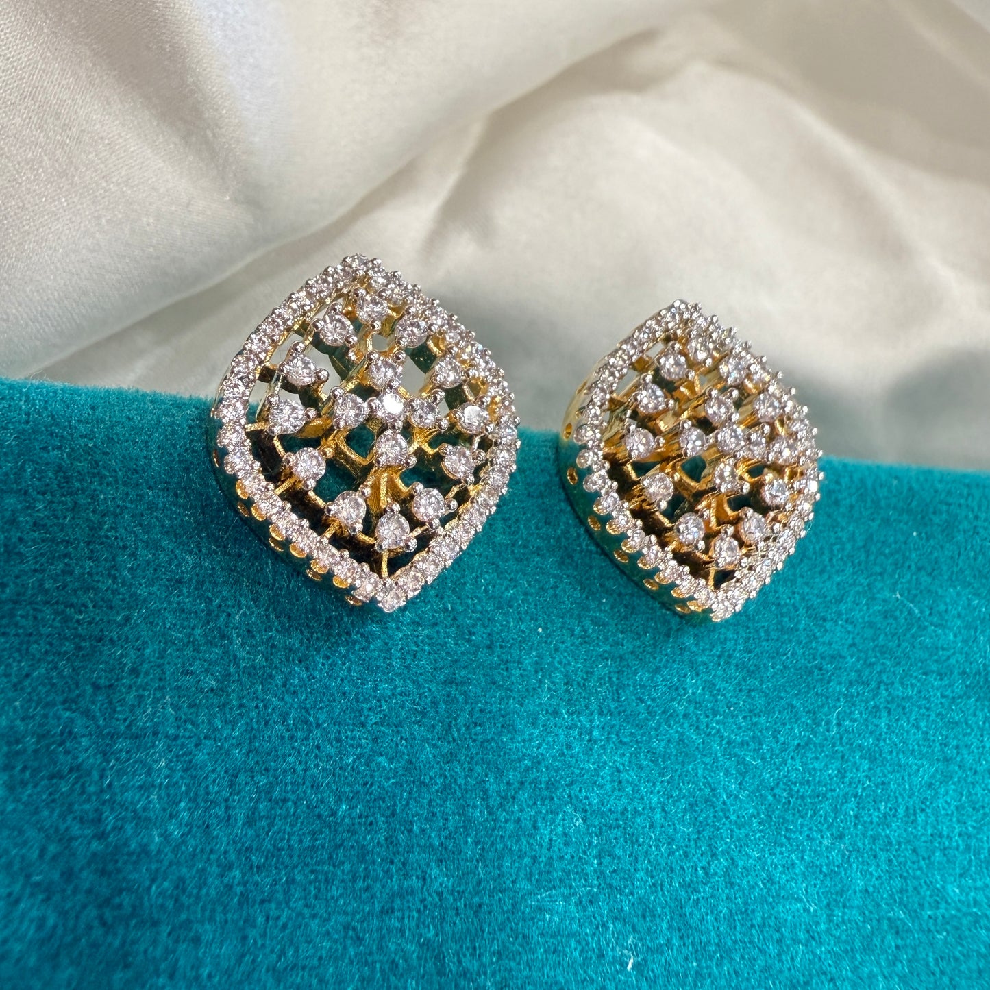 Diamond Halo Pendant Set