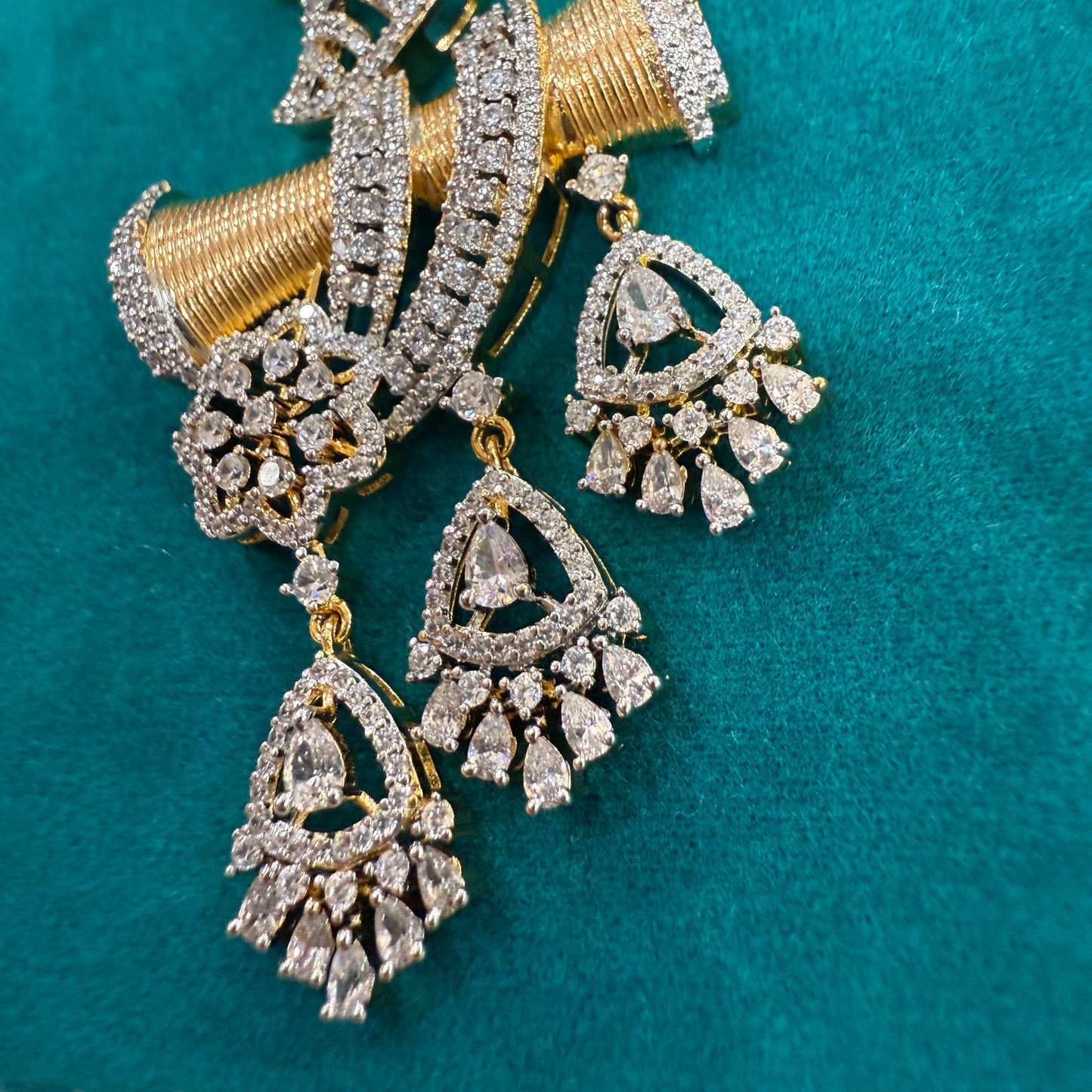 Mayur Pendant Set