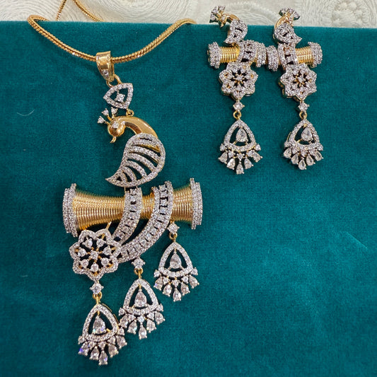 Mayur Pendant Set
