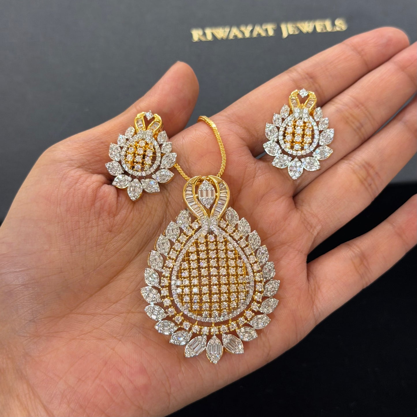 Mahira Pendant Set