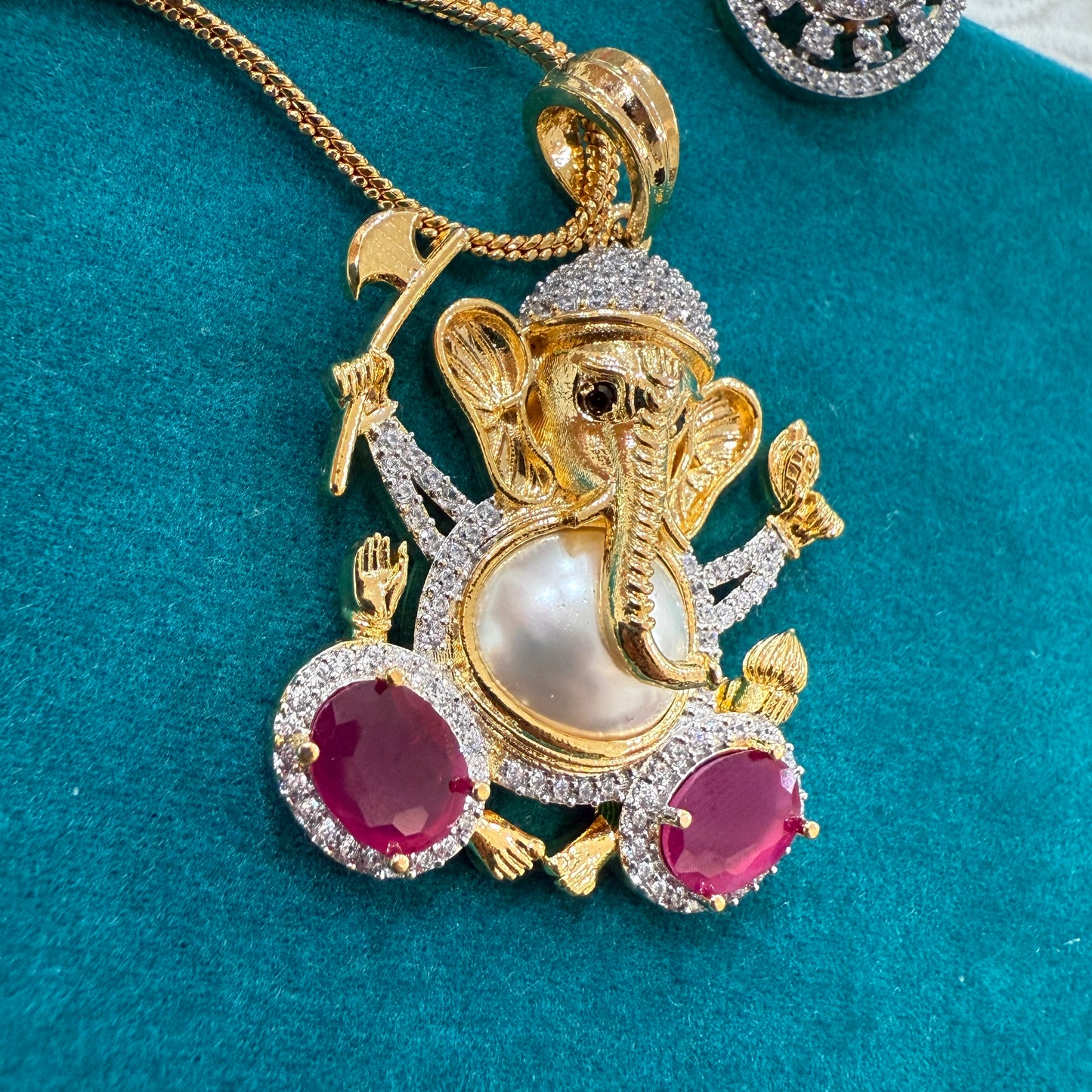 Ganpati Ji Pendant Set