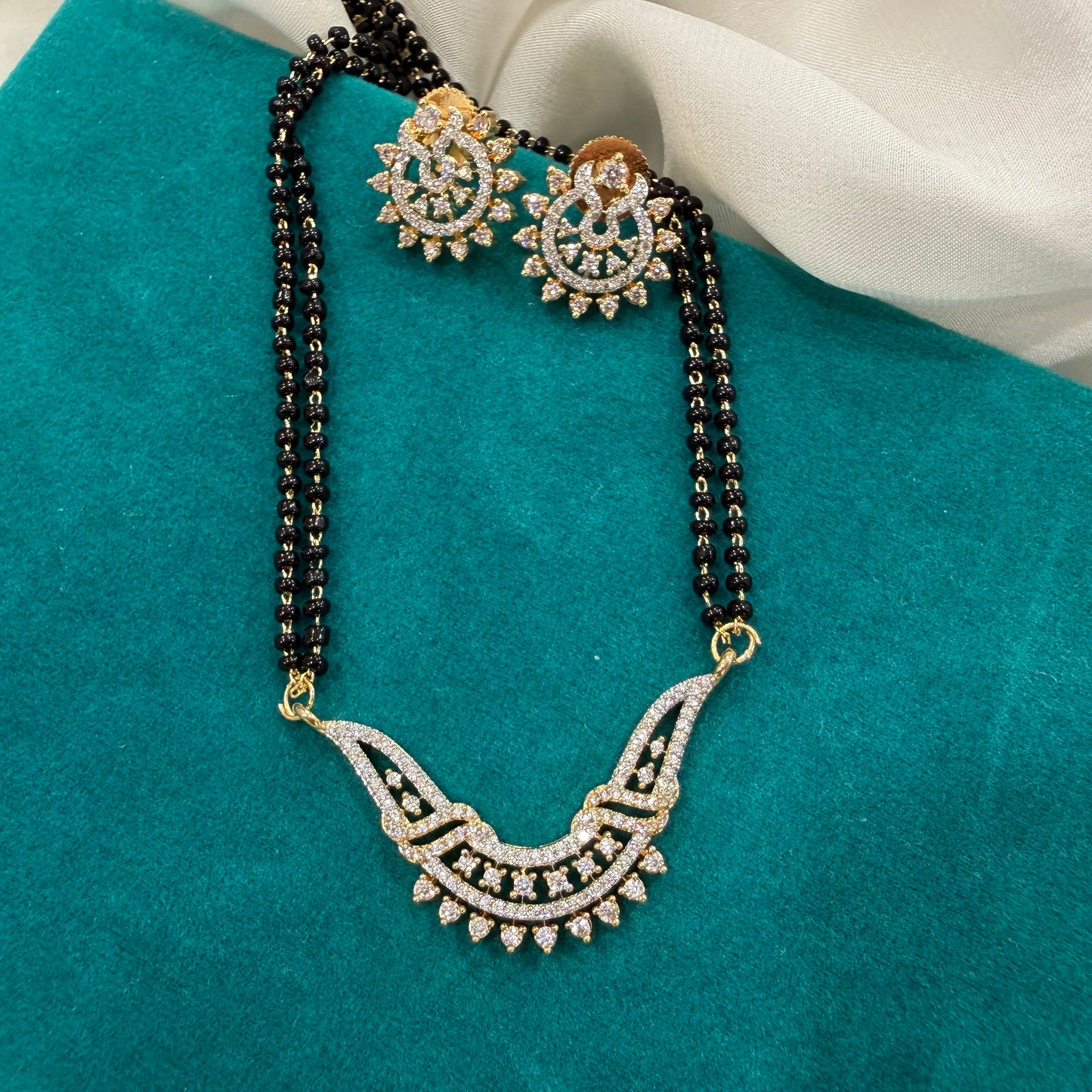 Saumya Mangalsutra Set