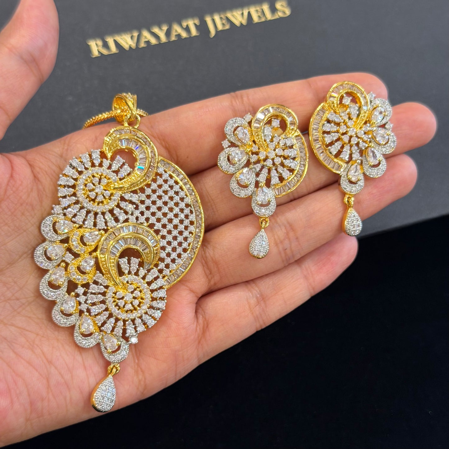 Royal Elegance Pendant Set