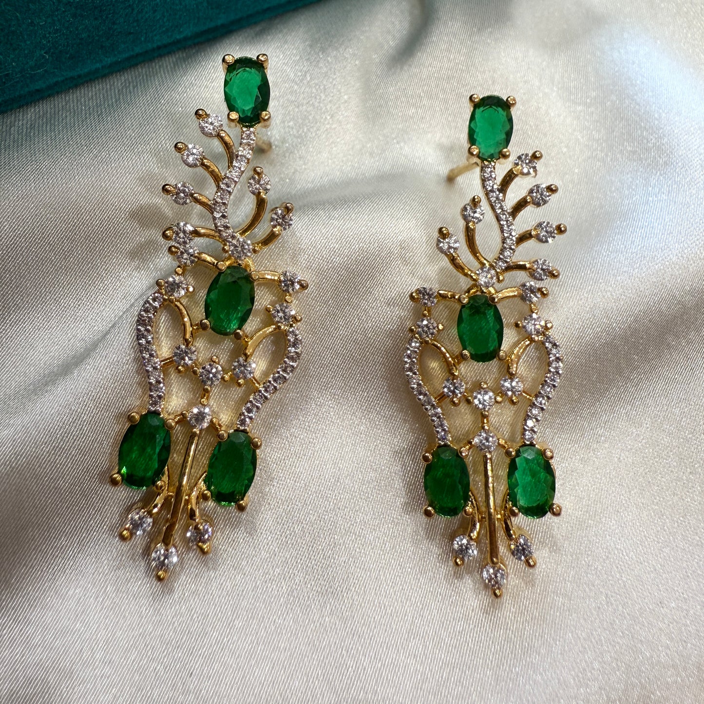 Emerald Twist Necklace Set
