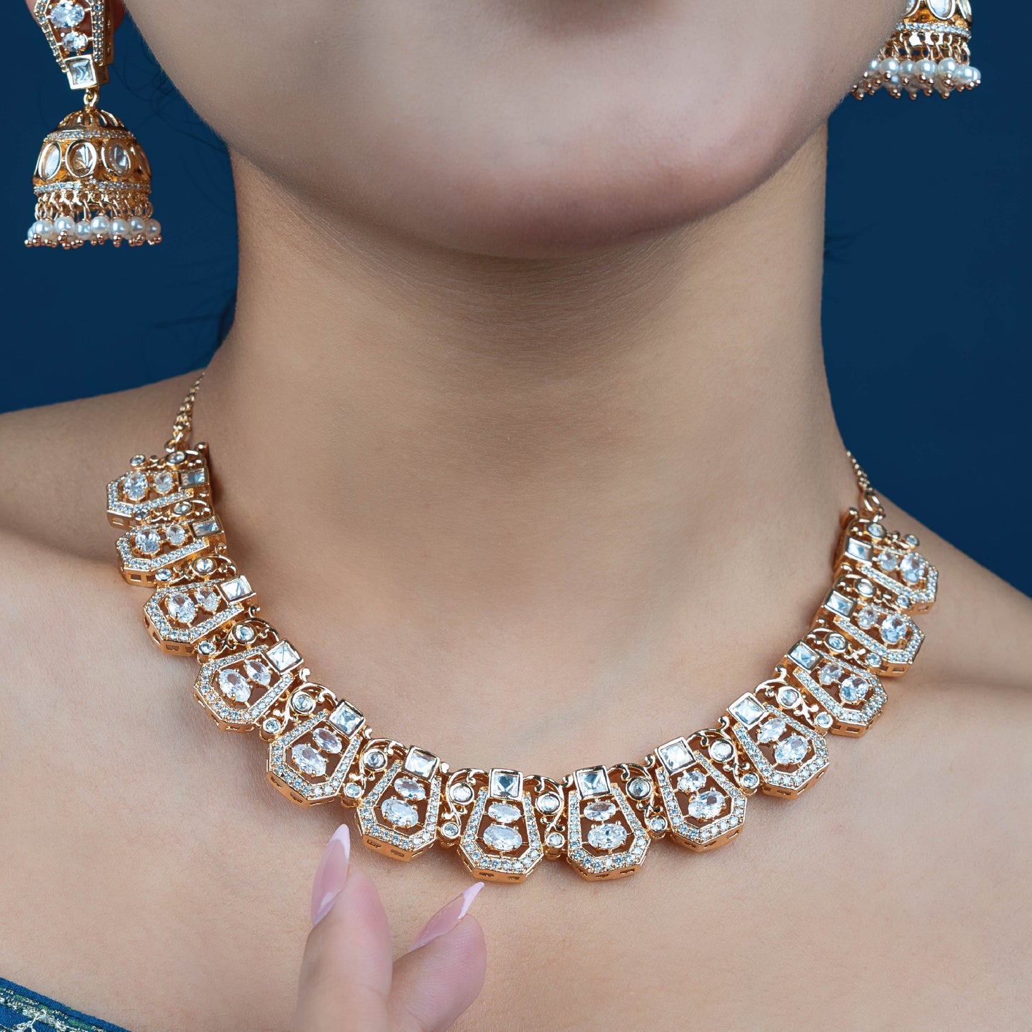 Shining Armour Kundan Necklace