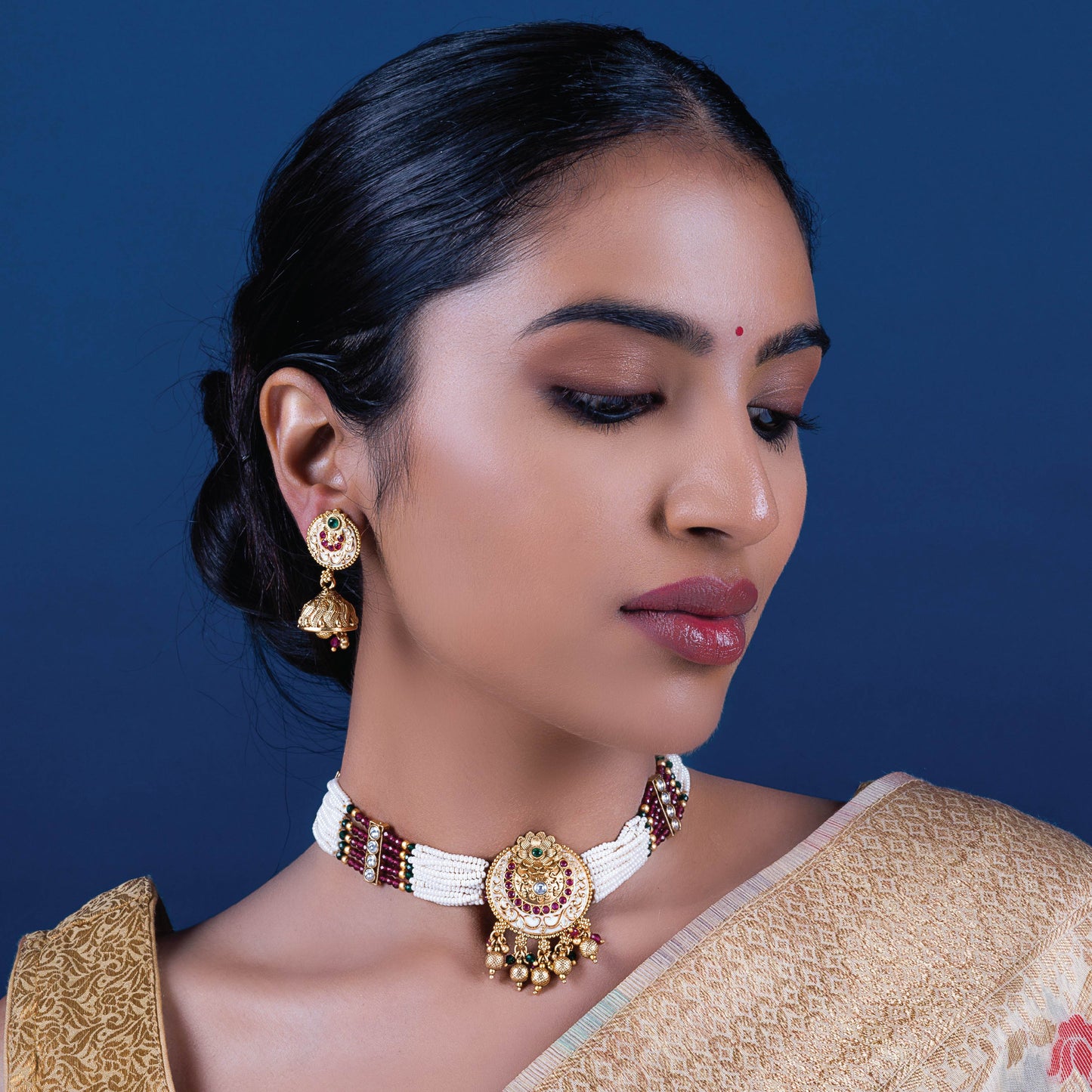 Savarna Kundan Choker Set